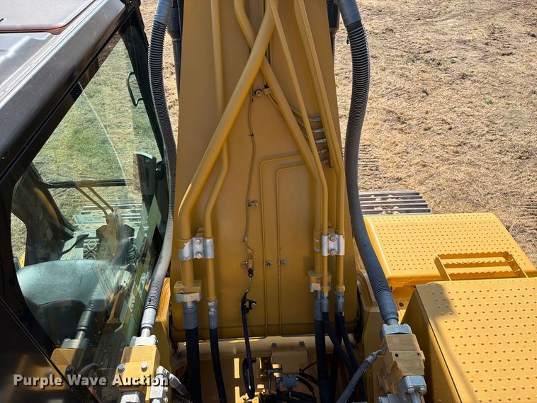 image for item FN3551 2018 Caterpillar 330F L excavator