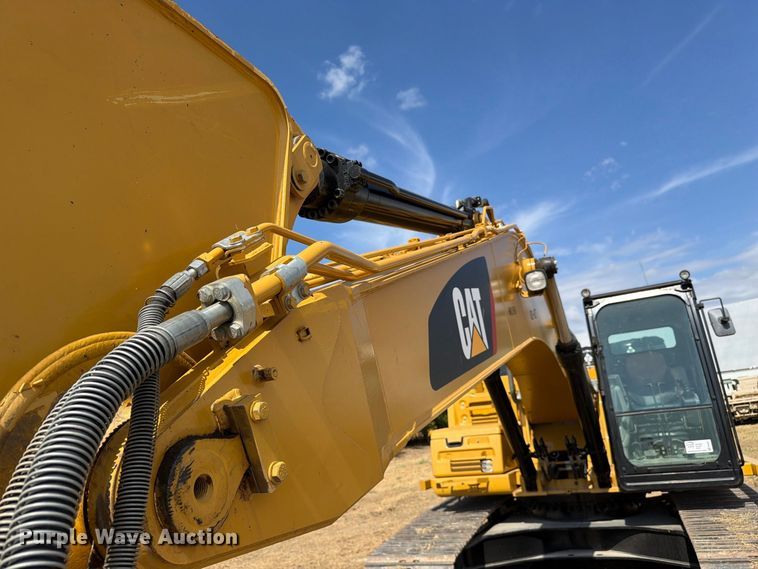image for item FN3551 2018 Caterpillar 330F L excavator