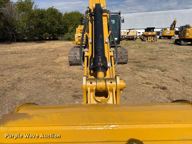 image for item FN3551 2018 Caterpillar 330F L excavator