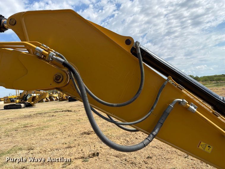 image for item FN3551 2018 Caterpillar 330F L excavator