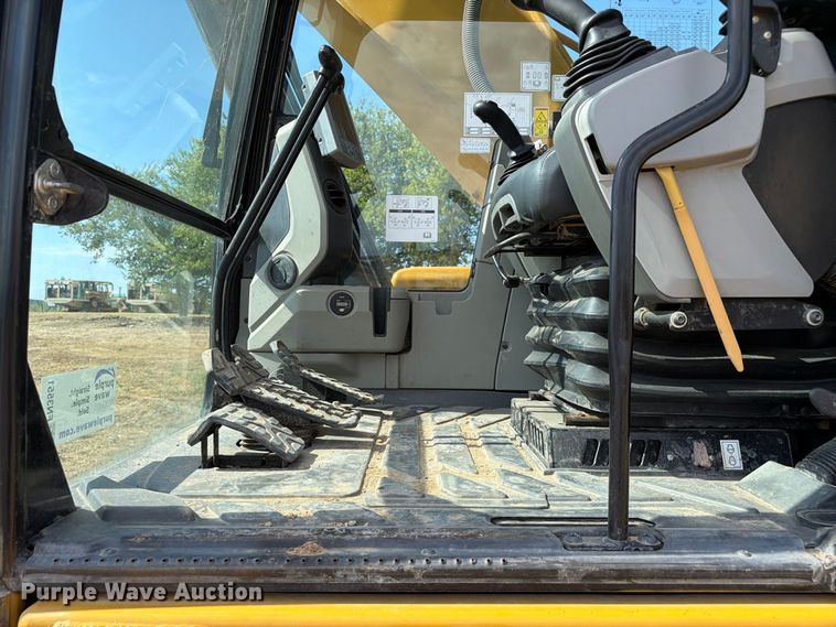 image for item FN3551 2018 Caterpillar 330F L excavator