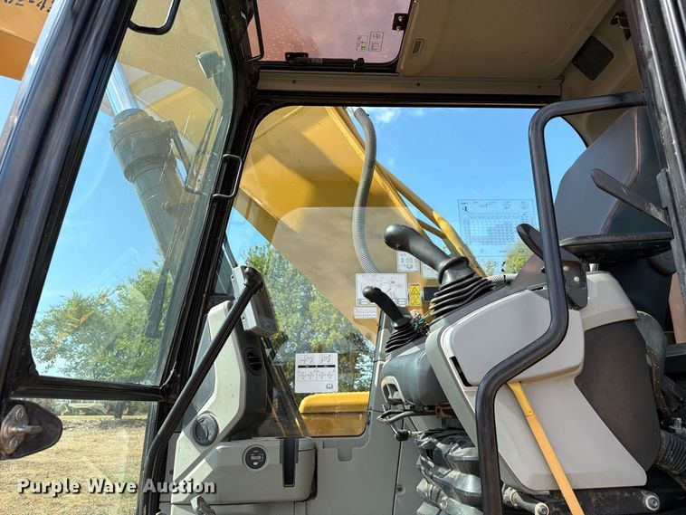 image for item FN3551 2018 Caterpillar 330F L excavator