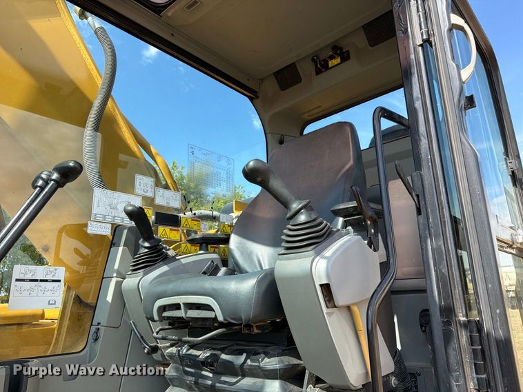 image for item FN3551 2018 Caterpillar 330F L excavator