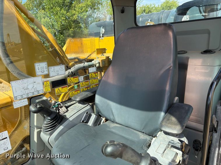 image for item FN3551 2018 Caterpillar 330F L excavator