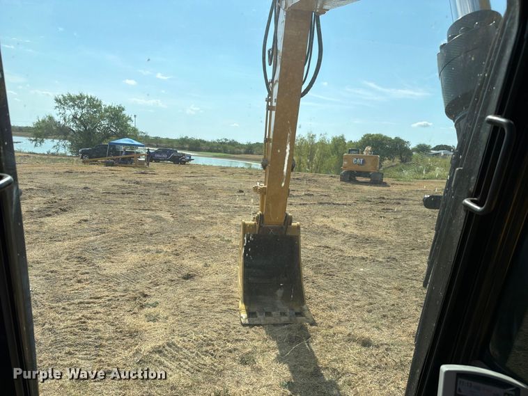 image for item FN3551 2018 Caterpillar 330F L excavator