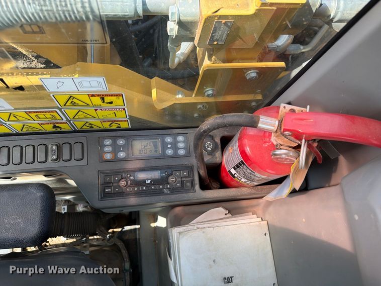 image for item FN3551 2018 Caterpillar 330F L excavator