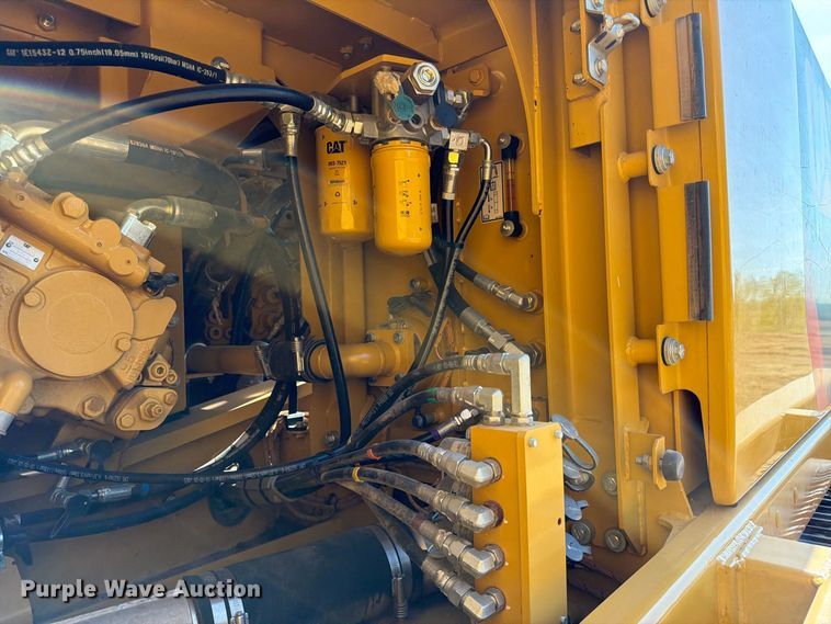 image for item FN3551 2018 Caterpillar 330F L excavator