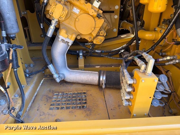 image for item FN3551 2018 Caterpillar 330F L excavator