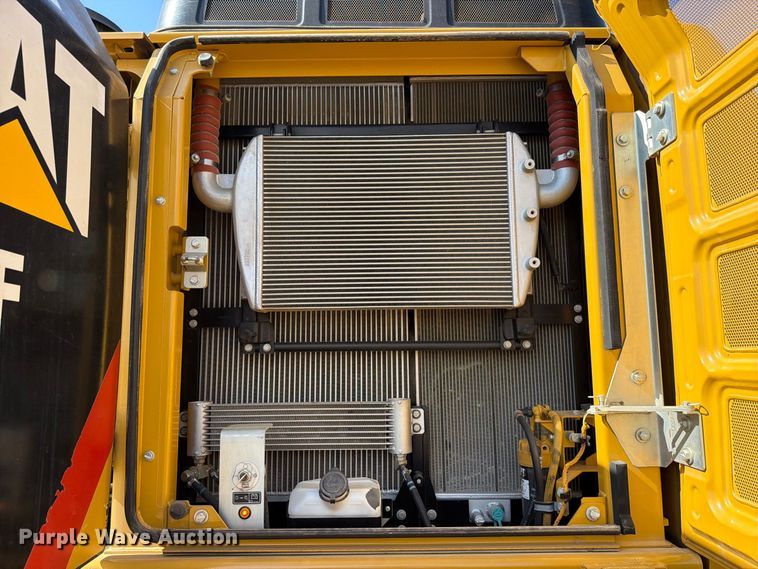 image for item FN3551 2018 Caterpillar 330F L excavator