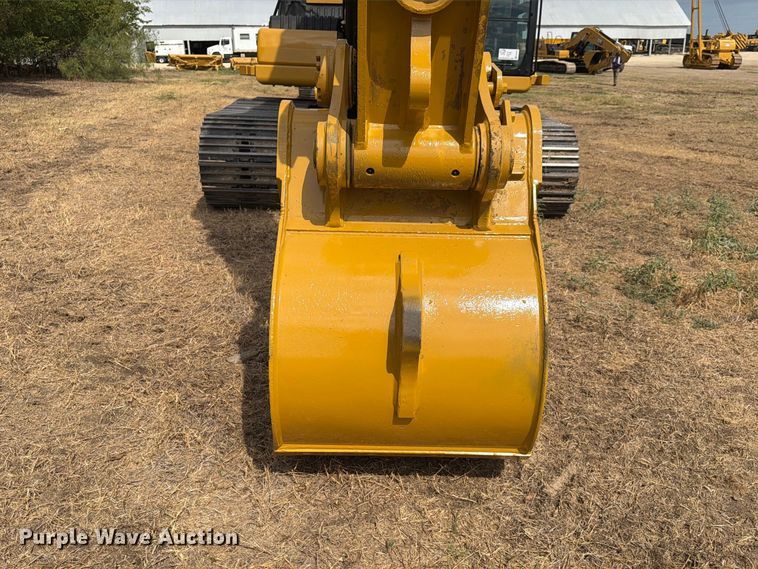 image for item FN3552 2021 Caterpillar 330 excavator