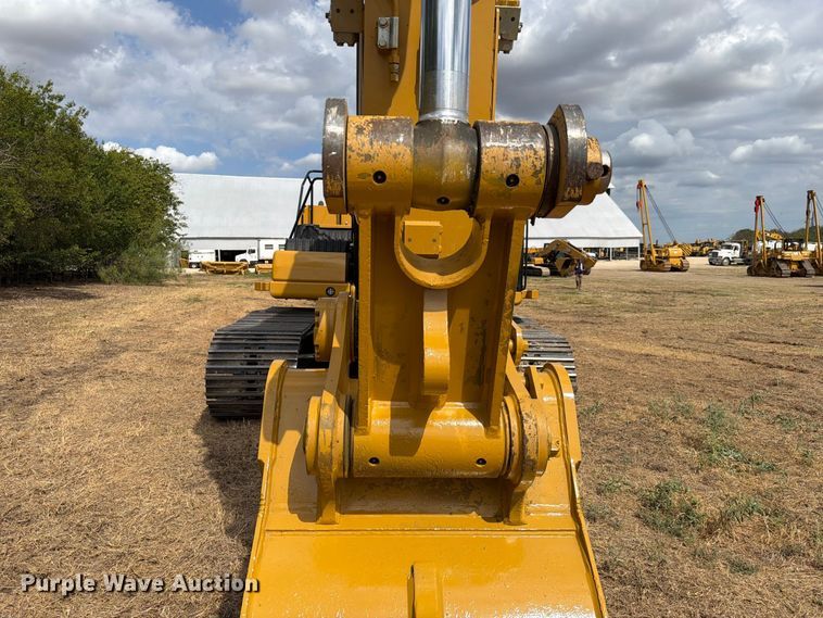 image for item FN3552 2021 Caterpillar 330 excavator