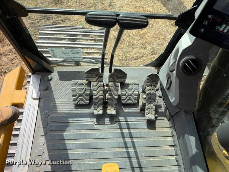 image for item FN3552 2021 Caterpillar 330 excavator