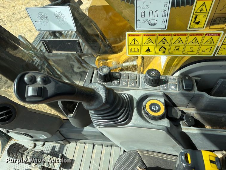 image for item FN3552 2021 Caterpillar 330 excavator