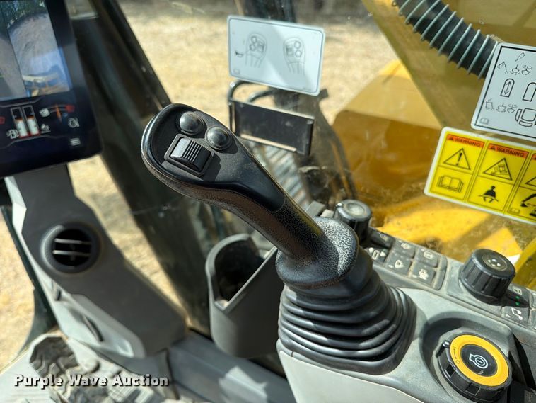 image for item FN3552 2021 Caterpillar 330 excavator