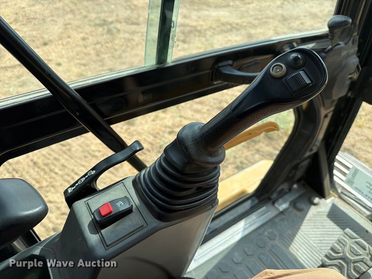 image for item FN3552 2021 Caterpillar 330 excavator