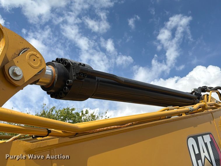 image for item FN3552 2021 Caterpillar 330 excavator