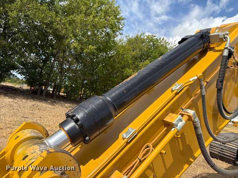 image for item FN3552 2021 Caterpillar 330 excavator