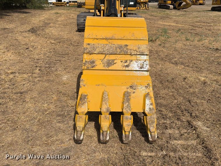 image for item FN3552 2021 Caterpillar 330 excavator