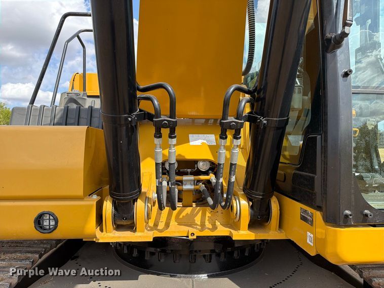 image for item FN3553 2022 Caterpillar 330 TC excavator