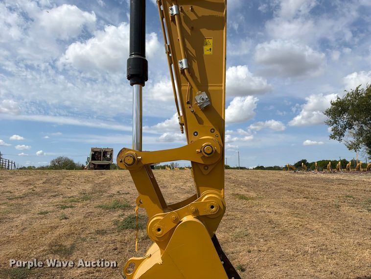 image for item FN3553 2022 Caterpillar 330 TC excavator