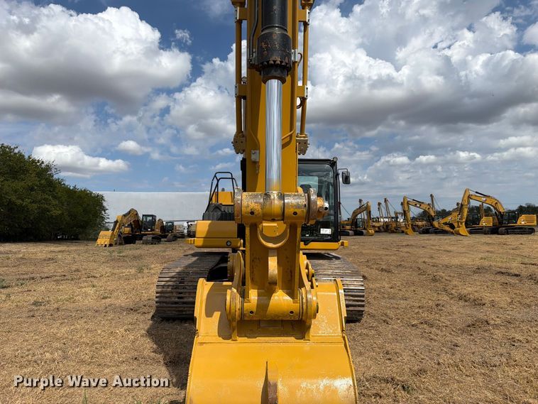 image for item FN3553 2022 Caterpillar 330 TC excavator