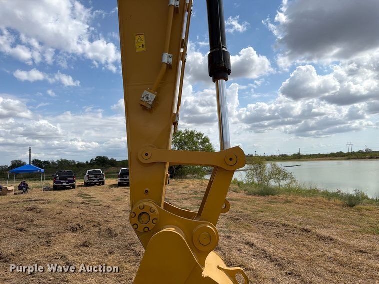 image for item FN3553 2022 Caterpillar 330 TC excavator