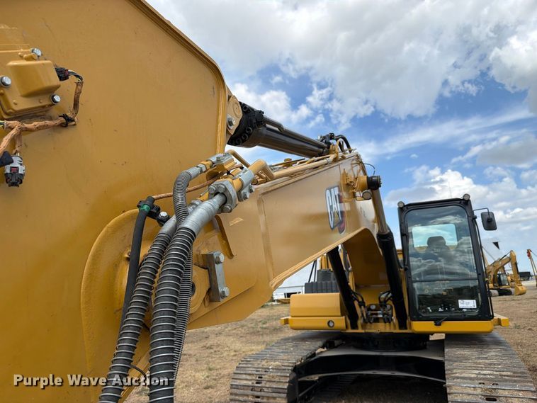 image for item FN3553 2022 Caterpillar 330 TC excavator