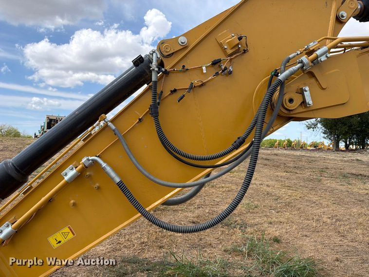 image for item FN3553 2022 Caterpillar 330 TC excavator