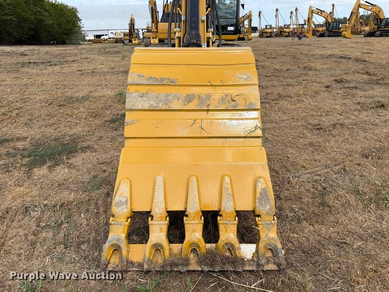 image for item FN3553 2022 Caterpillar 330 TC excavator