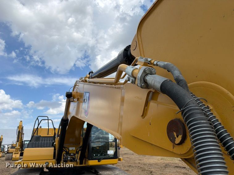 image for item FN3553 2022 Caterpillar 330 TC excavator