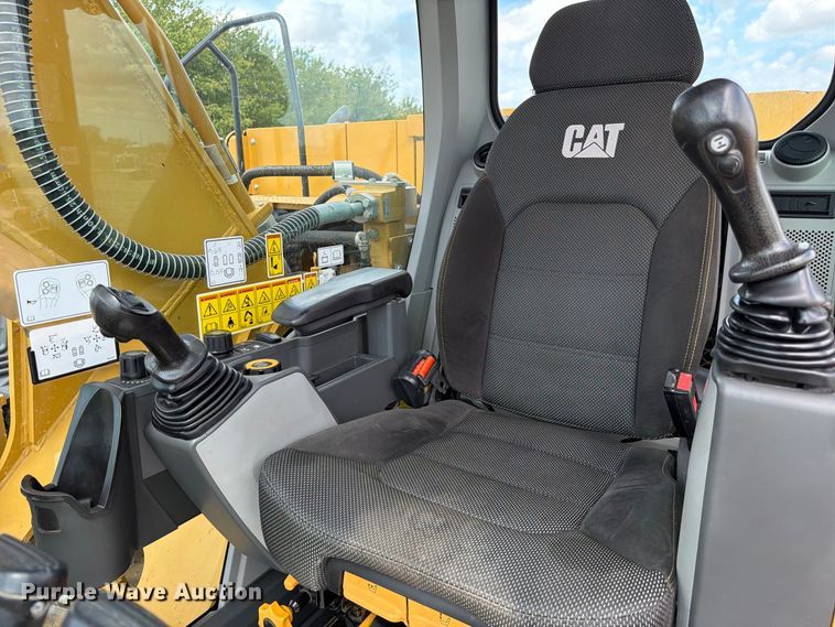 image for item FN3553 2022 Caterpillar 330 TC excavator