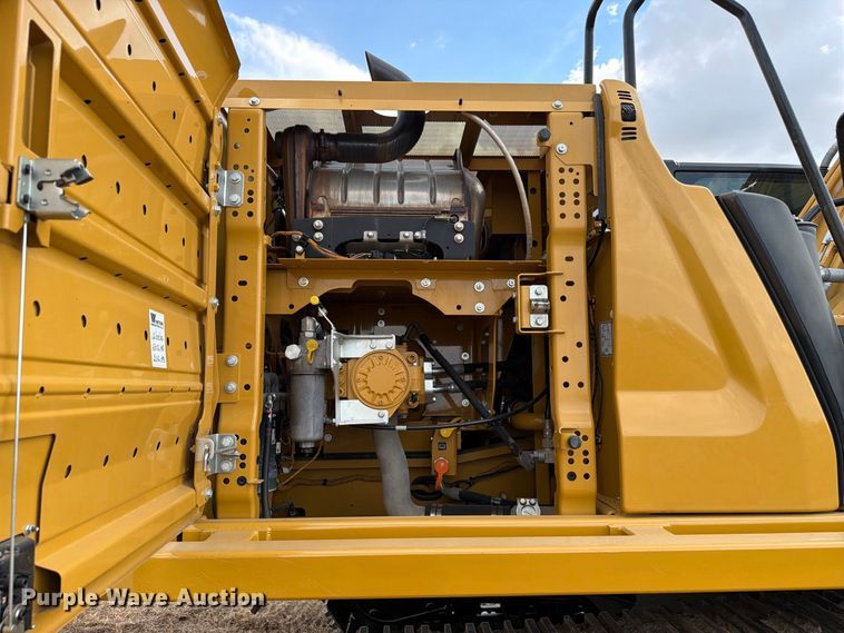 image for item FN3553 2022 Caterpillar 330 TC excavator
