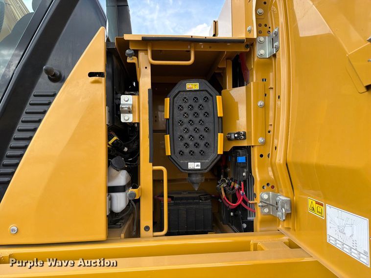 image for item FN3553 2022 Caterpillar 330 TC excavator