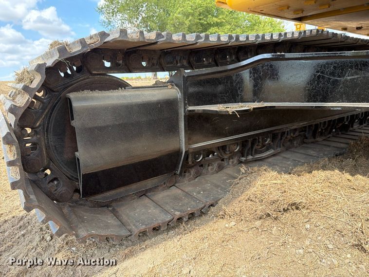 image for item FN3553 2022 Caterpillar 330 TC excavator