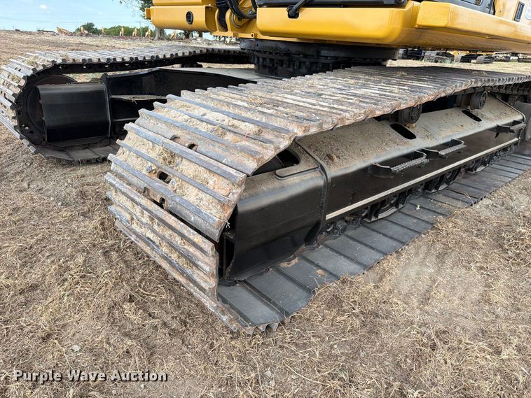 image for item FN3553 2022 Caterpillar 330 TC excavator