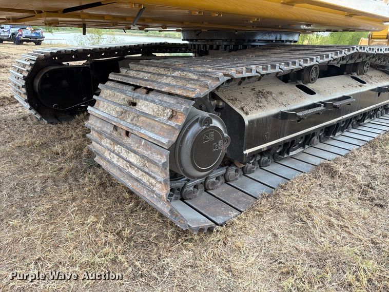image for item FN3553 2022 Caterpillar 330 TC excavator