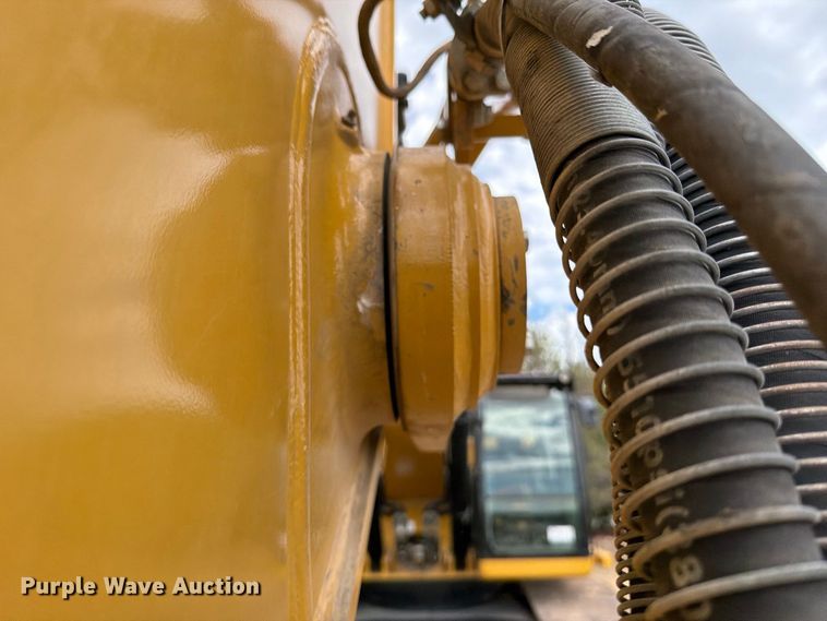 image for item FN3560 2023 Caterpillar 336 TC excavator