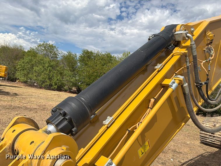 image for item FN3563 2022 Caterpillar 336 TC excavator