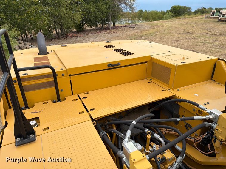 image for item FN3564 2022 Caterpillar 336 TC excavator