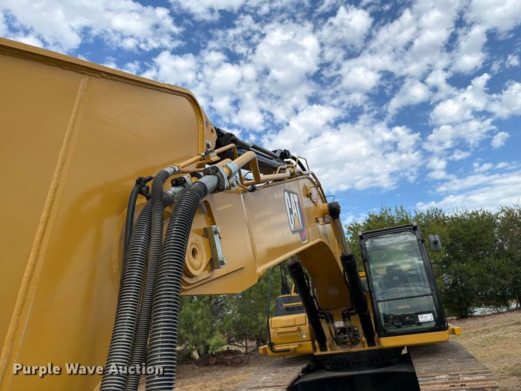 image for item FN3564 2022 Caterpillar 336 TC excavator