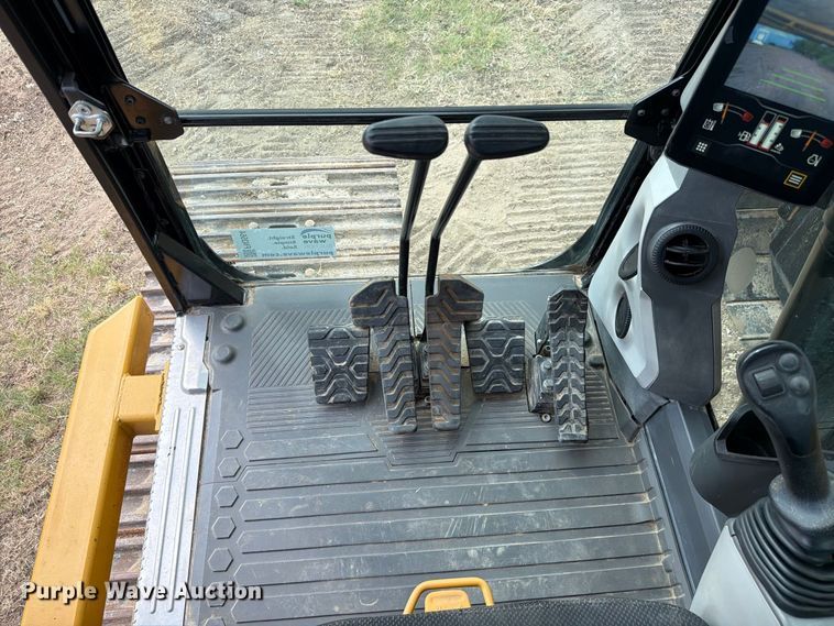 image for item FN3564 2022 Caterpillar 336 TC excavator