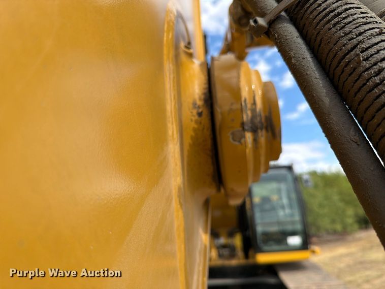 image for item FN3565 2022 Caterpillar 336 TC excavator