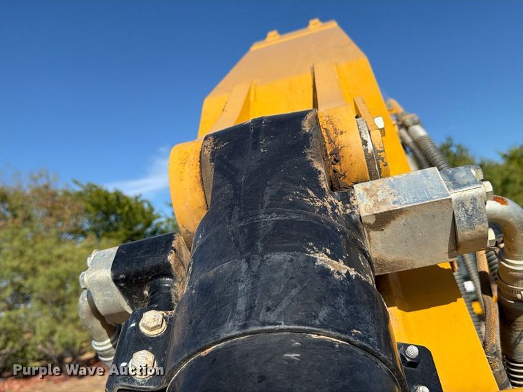 image for item FN3570 2020 Caterpillar 336 TC excavator