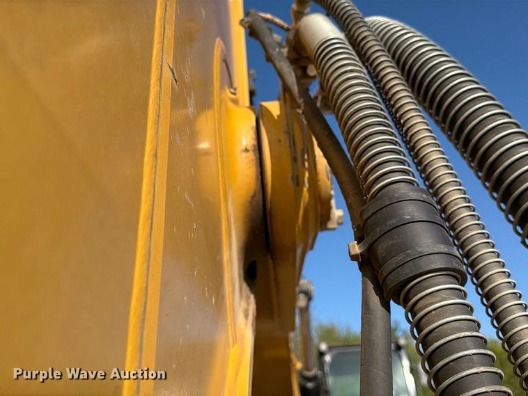 image for item FN3570 2020 Caterpillar 336 TC excavator
