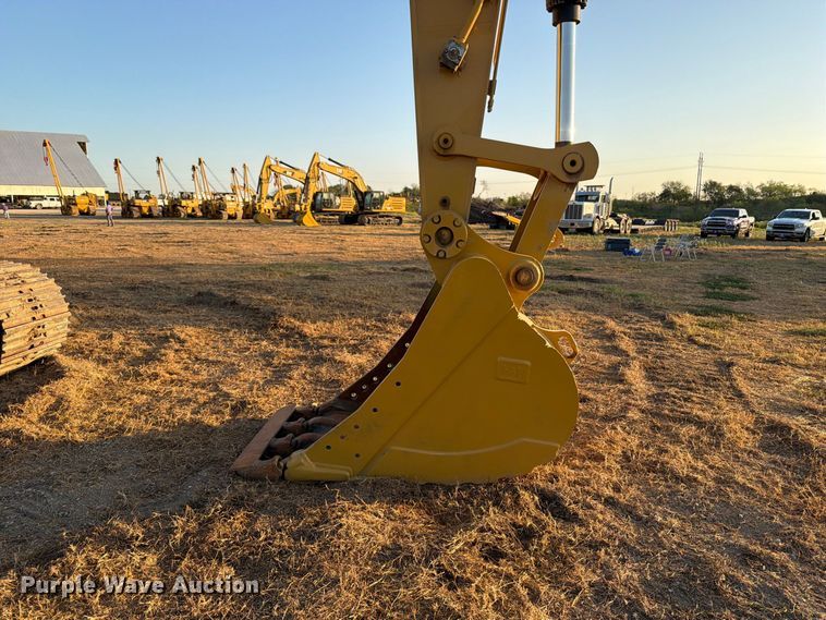 image for item FN3571 2022 Caterpillar 336 TC excavator