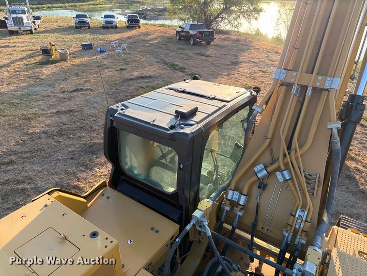 image for item FN3571 2022 Caterpillar 336 TC excavator