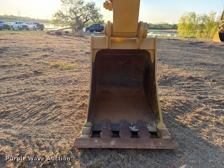 image for item FN3572 2022 Caterpillar 336 TC excavator