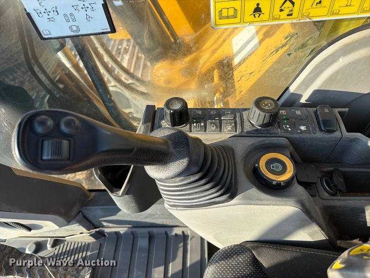 image for item FN3572 2022 Caterpillar 336 TC excavator