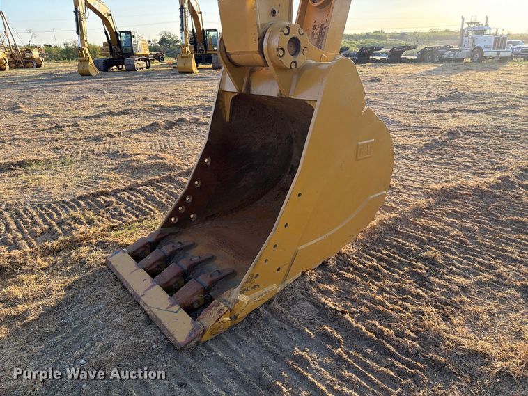 image for item FN3574 2022 Caterpillar 336 TC excavator
