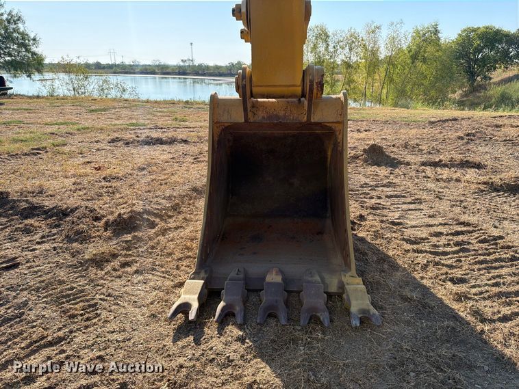 image for item FN3579 2023 Caterpillar 336 TC excavator